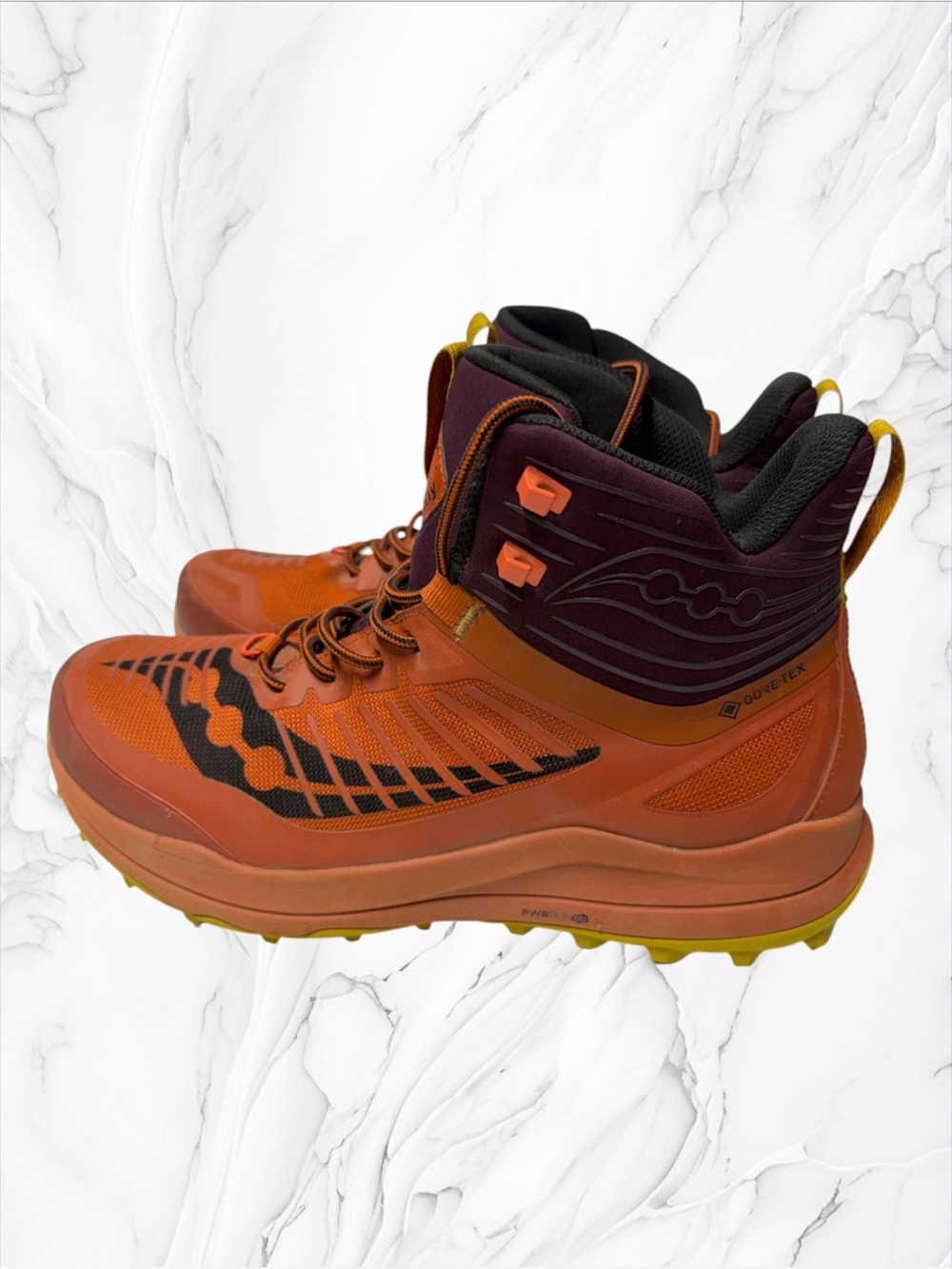 Saucony  Ultra Ridge GTX hiking Men’s Orange and Yellow Trail Boots size 11